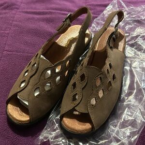 EUC Brown suede-like sandals, size EU 38